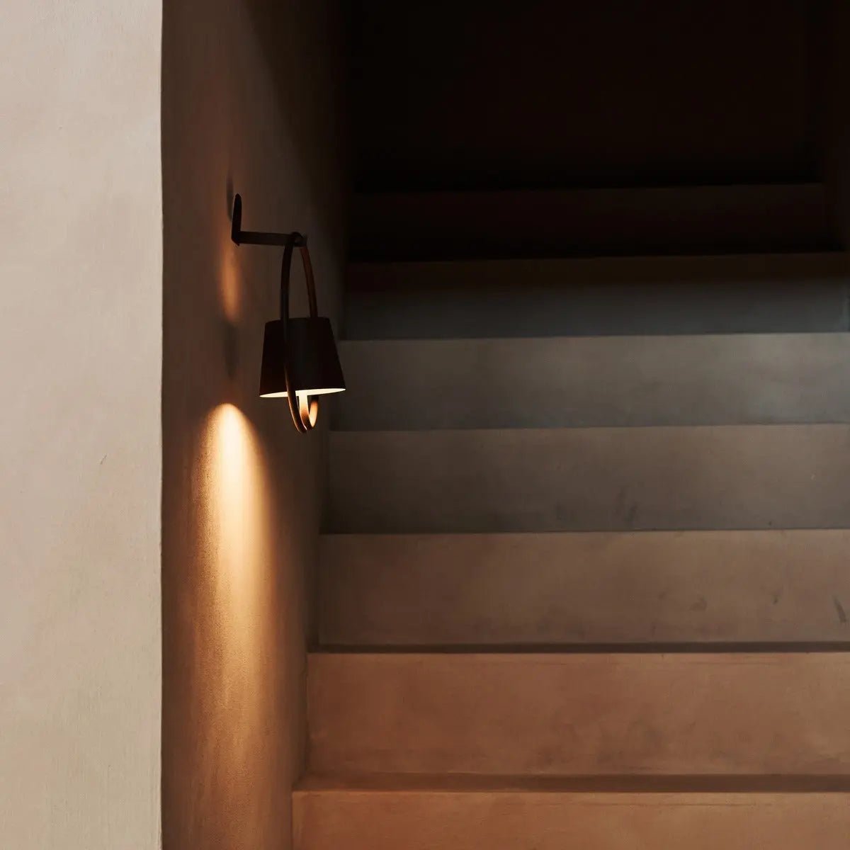 Wandlamp Cielo metaal, draadloos & dimbaar